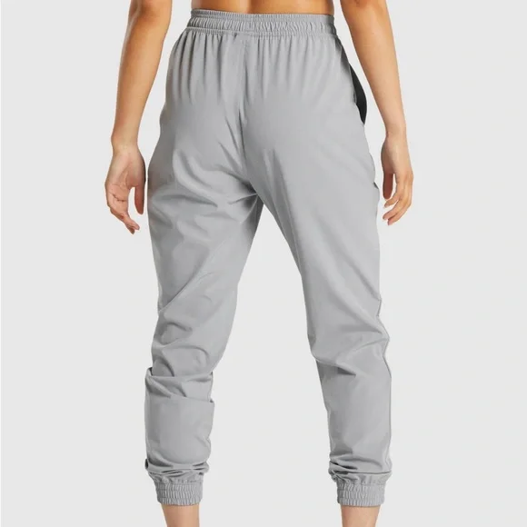 Gymshark training woven joggers women’s size extra small light gray color - Picture 5 of 15